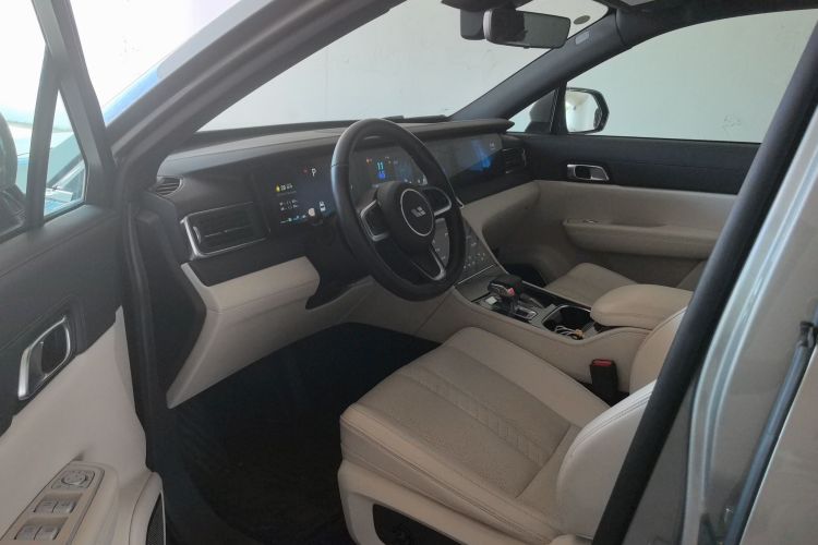 理想汽车 理想ONE 2020款 增程6座版中控内饰7002