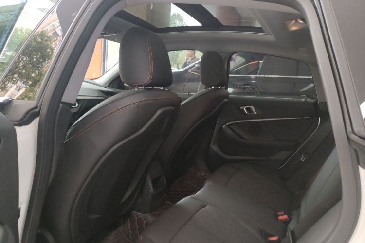 宝马2系(进口) 2023款 225i 四门轿跑车 M运动套装中控内饰7002