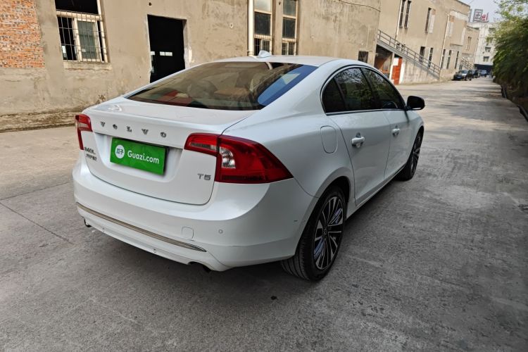 沃尔沃S60 2019款 S60L T5 智远版车身外观6002