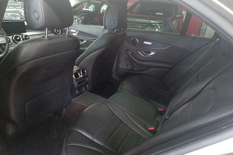 奔驰C级 2020款 C 260 L 运动版中控内饰7001