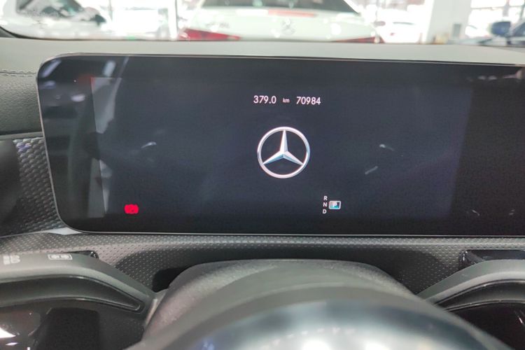 奔驰A级 2022款 A 200 L 运动轿车时尚型中控内饰15