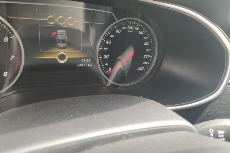 红旗H5 2022款 经典款 改款 1.5T DCT旗韵版中控内饰15