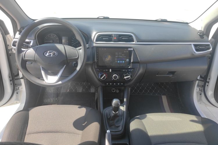 现代 瑞纳 2017款 1.4L 手动焕新版 国VI中控内饰7002