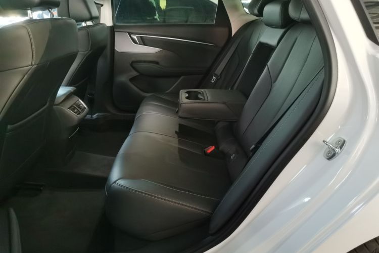 别克 君越 2023款 28T 越尊版中控内饰7001