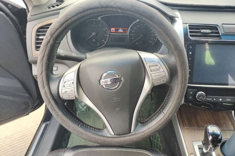 日产 天籁 2018款 2.0L XL 智进版局部细节9001