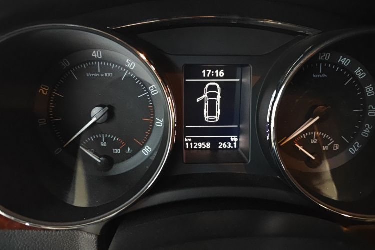 斯柯达 速尊 2014款 2.0TSI 尊贵版中控内饰15