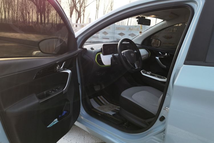 长安欧尚 奔奔E-Star 2020款 心悦版 磷酸铁锂（31.95kWh）中控内饰7002