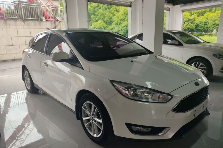 福特 福克斯 2015款 两厢 1.6L 自动风尚型车身外观6002