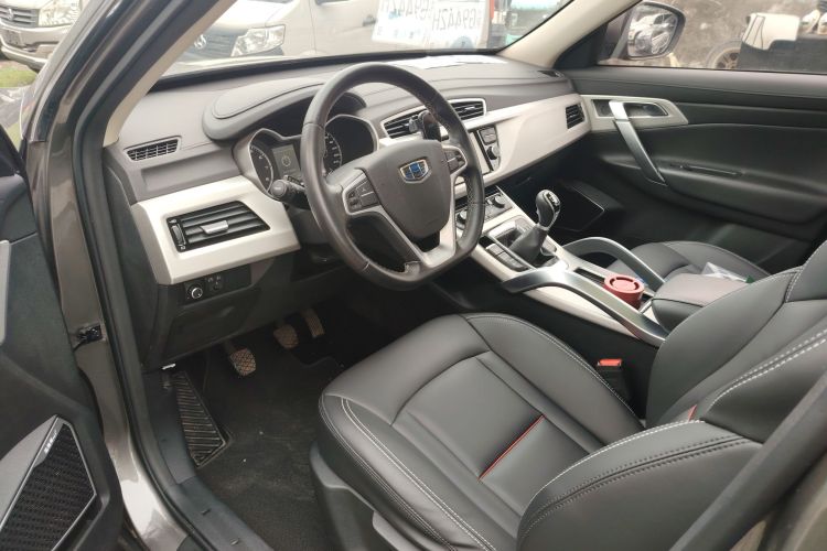 吉利汽车 博越 2018款 2.0L 手动两驱智雅型中控内饰7002