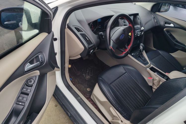 福特 福克斯 2017款 三厢 1.6L 自动舒适型智行版中控内饰7002