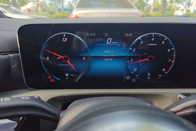 奔驰A级 2019款 A 200 L 运动轿车中控内饰15