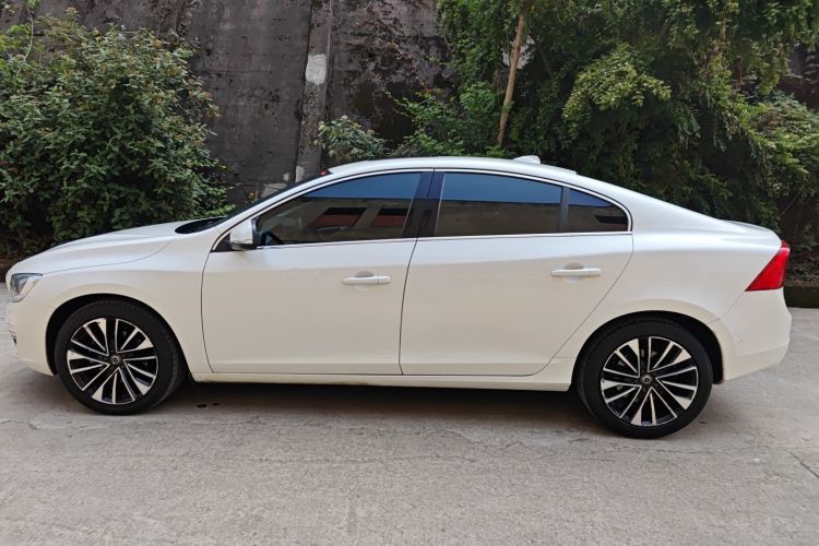 沃尔沃S60 2019款 S60L T5 智远版车身外观6004