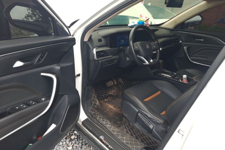 奔腾T77 2019款 230 TID 自动豪华型 国VI中控内饰7002