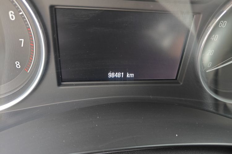 别克 君越 2018款 28T 精英型中控内饰15