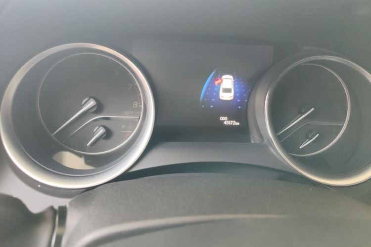 丰田 凯美瑞 2018款 2.0G 豪华版中控内饰15