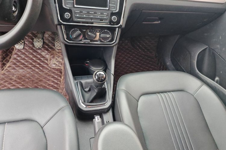 大众 捷达 2017款 1.5L 手动舒适型局部细节9004