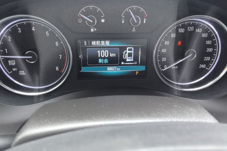 别克 君越 2018款 20T 精英型中控内饰15