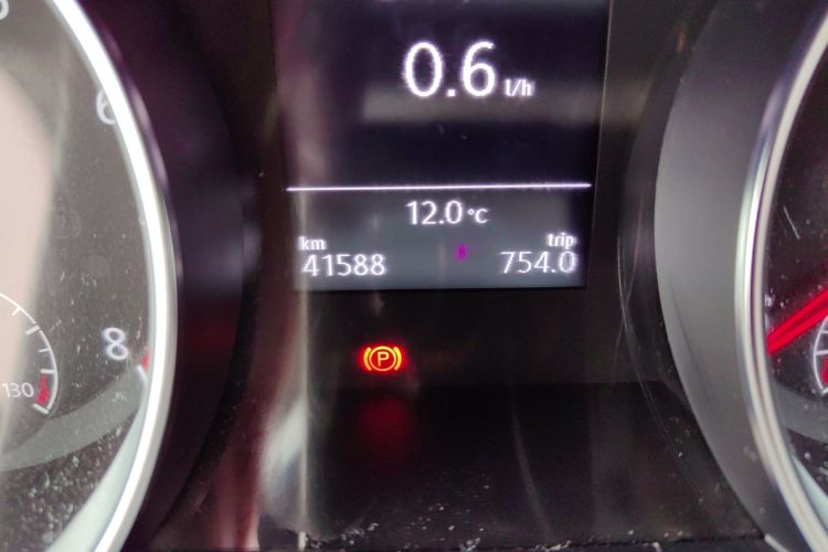 大众 高尔夫 2016款 1.6L 自动舒适型中控内饰15