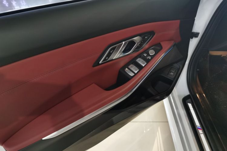 宝马3系 2023款 325Li M运动套装中控内饰7004