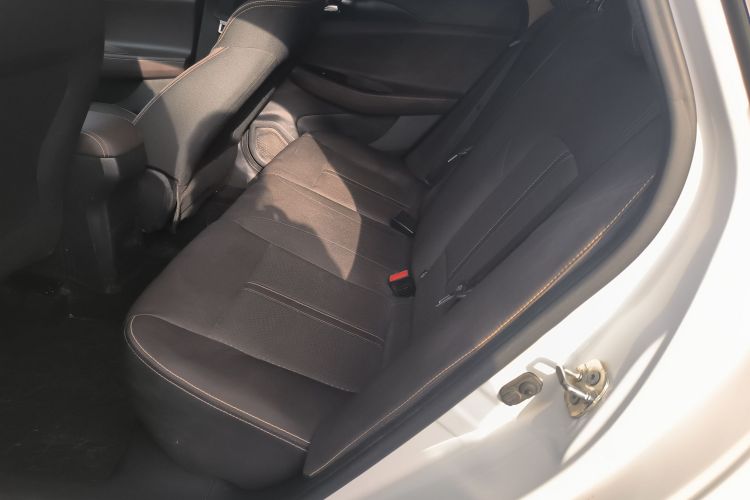 长安 逸动DT 2018款 1.6L 手动舒享型中控内饰7001