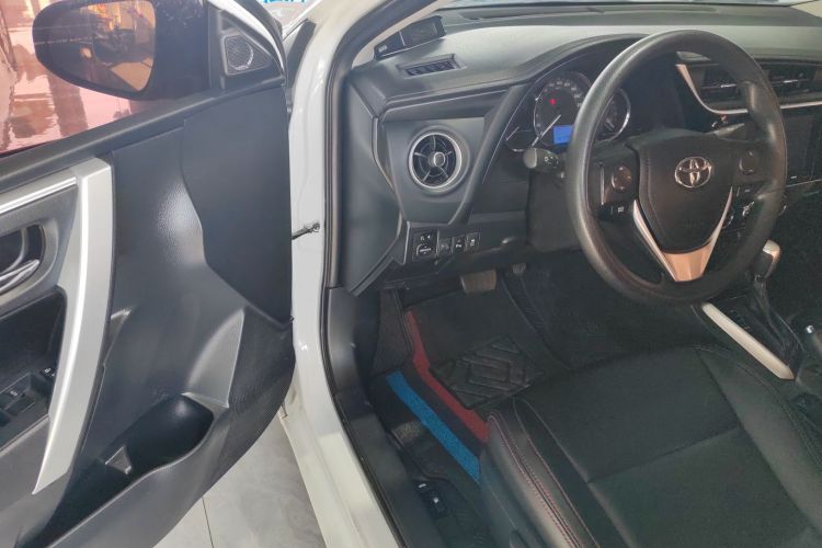 丰田 雷凌 2017款 改款 185T CVT精英版 国V中控内饰7002