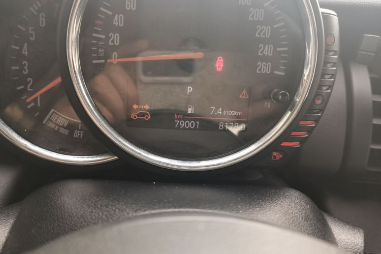 MINI 2016款 1.2T ONE 先锋派中控内饰15