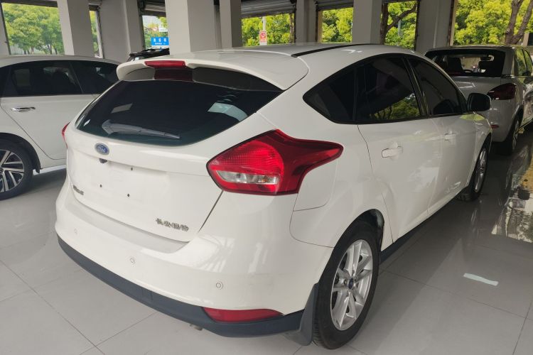 福特 福克斯 2015款 两厢 1.6L 自动风尚型车身外观6003