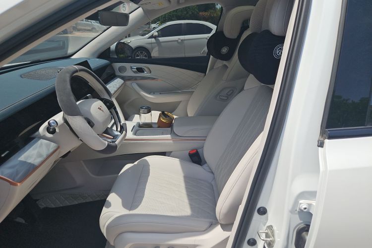 哪吒汽车 哪吒L 2024款 增程 310 闪充PRO版局部细节19