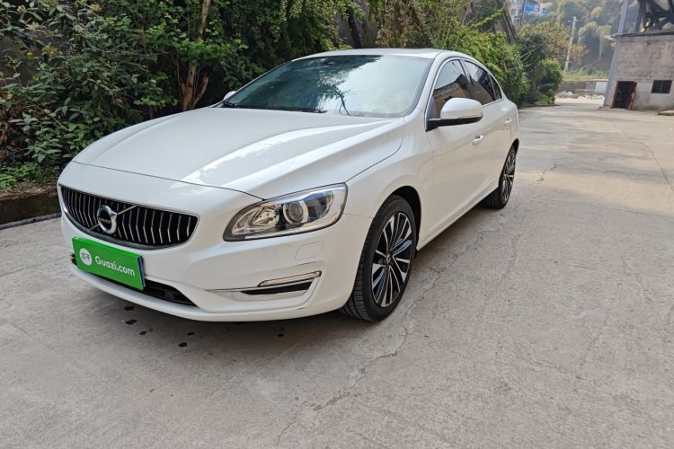 沃尔沃S60 2019款 S60L T5 智远版车身外观1