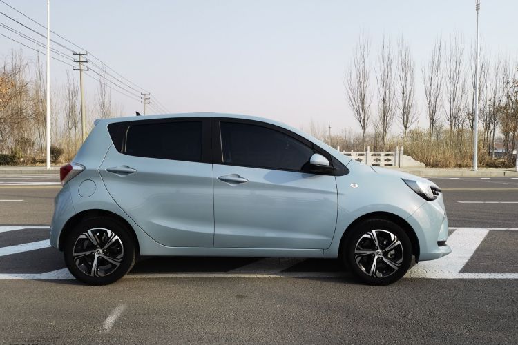 长安欧尚 奔奔E-Star 2020款 心悦版 磷酸铁锂（31.95kWh）车身外观6002