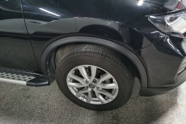 日产 奇骏 2021款 2.0L CVT 2WD XL ITS舒适纪念版车身外观6005