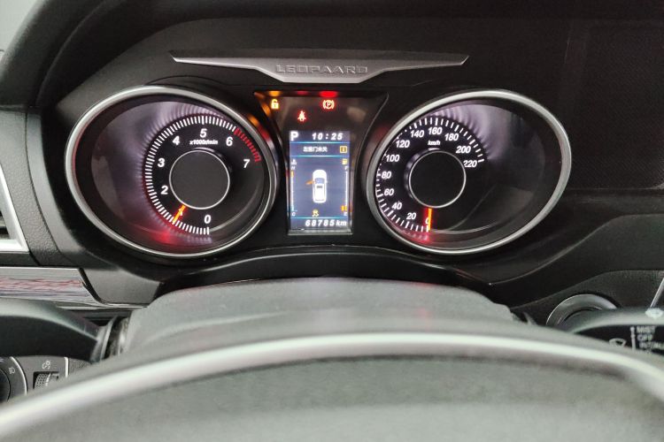 猎豹汽车 猎豹CS10 2017款 2.0T 自动都市型中控内饰15