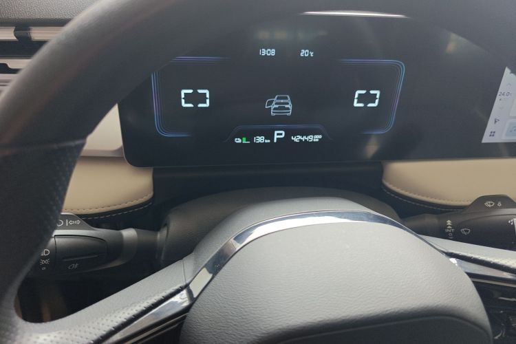 吉利几何E萤火虫 2023款 320KM 乖帅虎 5座中控内饰15