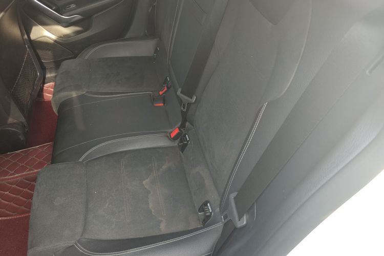 奔驰A级 2019款 A 200 L 运动轿车中控内饰7001