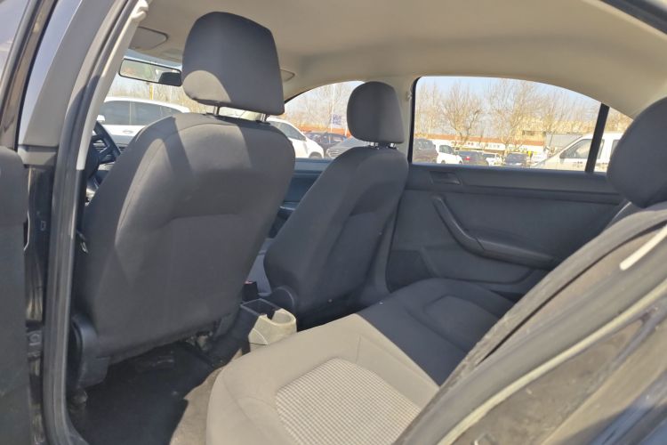 大众 桑塔纳 2019款 1.5L 手动风尚版 国VI中控内饰7001