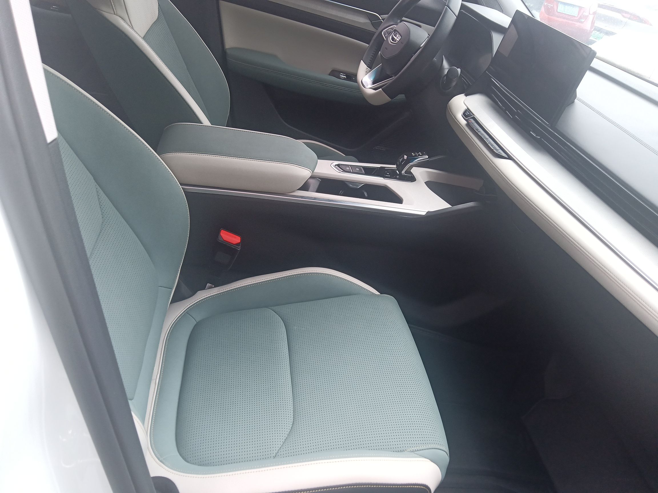 吉利汽车 帝豪L HiP 2022款 1.5TD-DHT Pro 100KM Super 睿