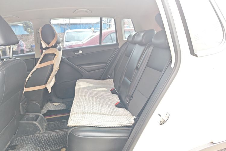 大众 途观 2015款 1.8TSI 自动两驱风尚版中控内饰7001