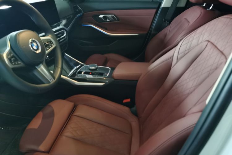 宝马3系 2023款 325Li M运动套装中控内饰7005