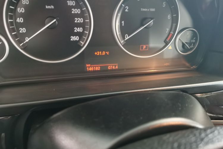 宝马5系 2014款 520Li 典雅型中控内饰15