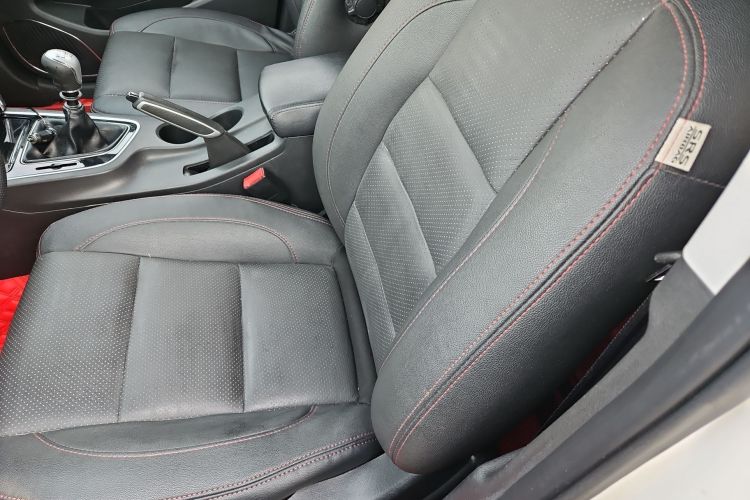 猎豹汽车 猎豹CS10 2015款 2.0T 手动至尊型局部细节19