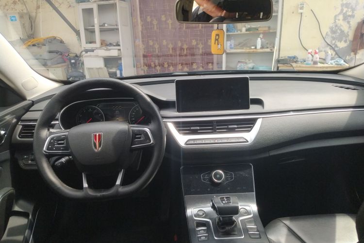 红旗H5 2022款 经典款 改款 1.5T DCT旗韵版中控内饰7003