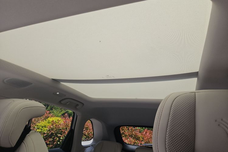 哪吒汽车 哪吒L 2024款 增程 310 闪充PRO版局部细节22