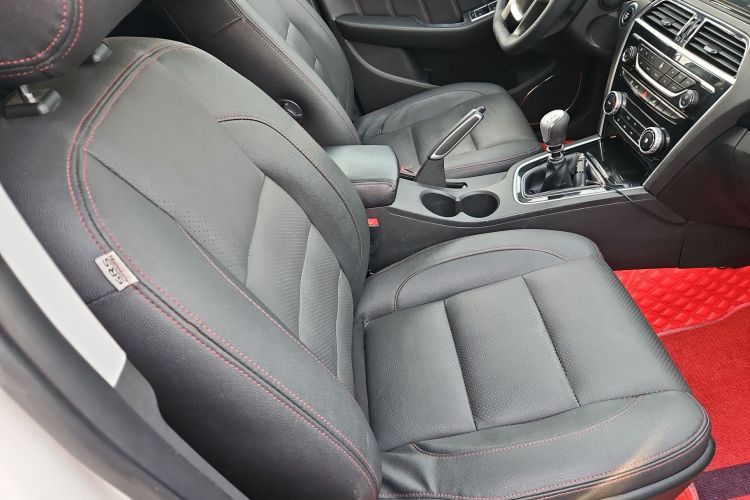 猎豹汽车 猎豹CS10 2015款 2.0T 手动至尊型局部细节41