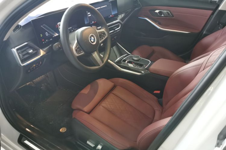 宝马3系 2023款 325Li M运动套装中控内饰7001