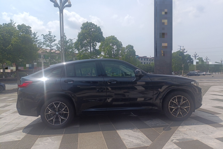 宝马X4 2022款 xDrive 25i M运动套装车身外观6002