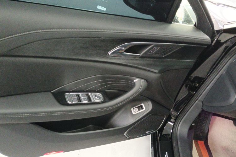 红旗H5 2024款 2.0T 自动智联旗享版局部细节9003