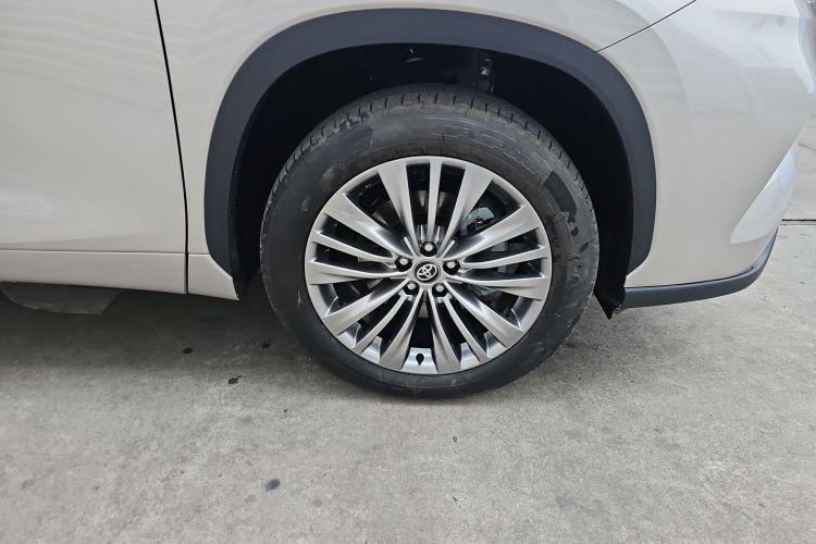 丰田 汉兰达 2024款 2.5L智能电混双擎两驱豪华版 7座车身外观6004