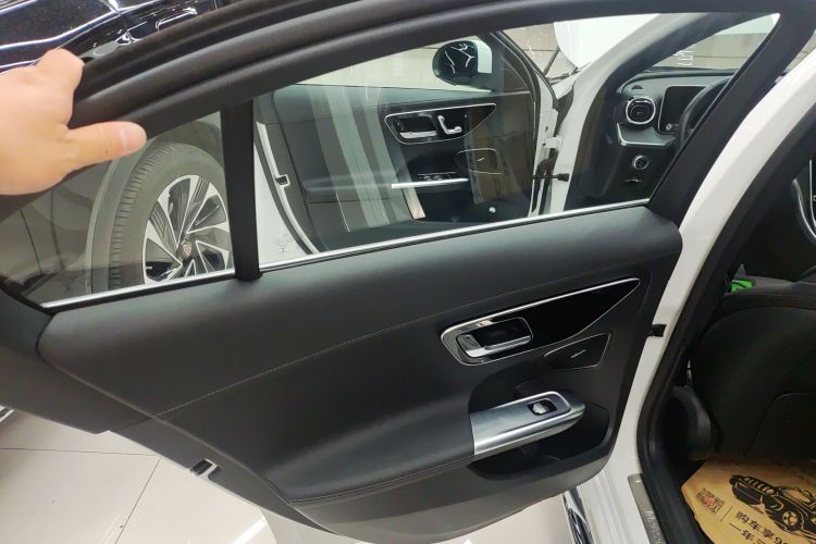 奔驰C级 2023款 C 200 L 运动版中控内饰7008