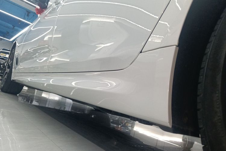 宝马5系 2022款 改款三 530Li 尊享型 M运动套装局部细节9002