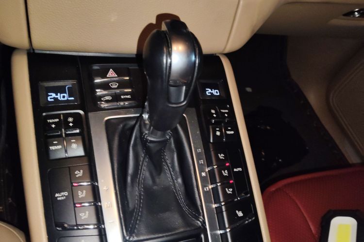 保时捷 2017款  Macan 2.0T中控内饰18